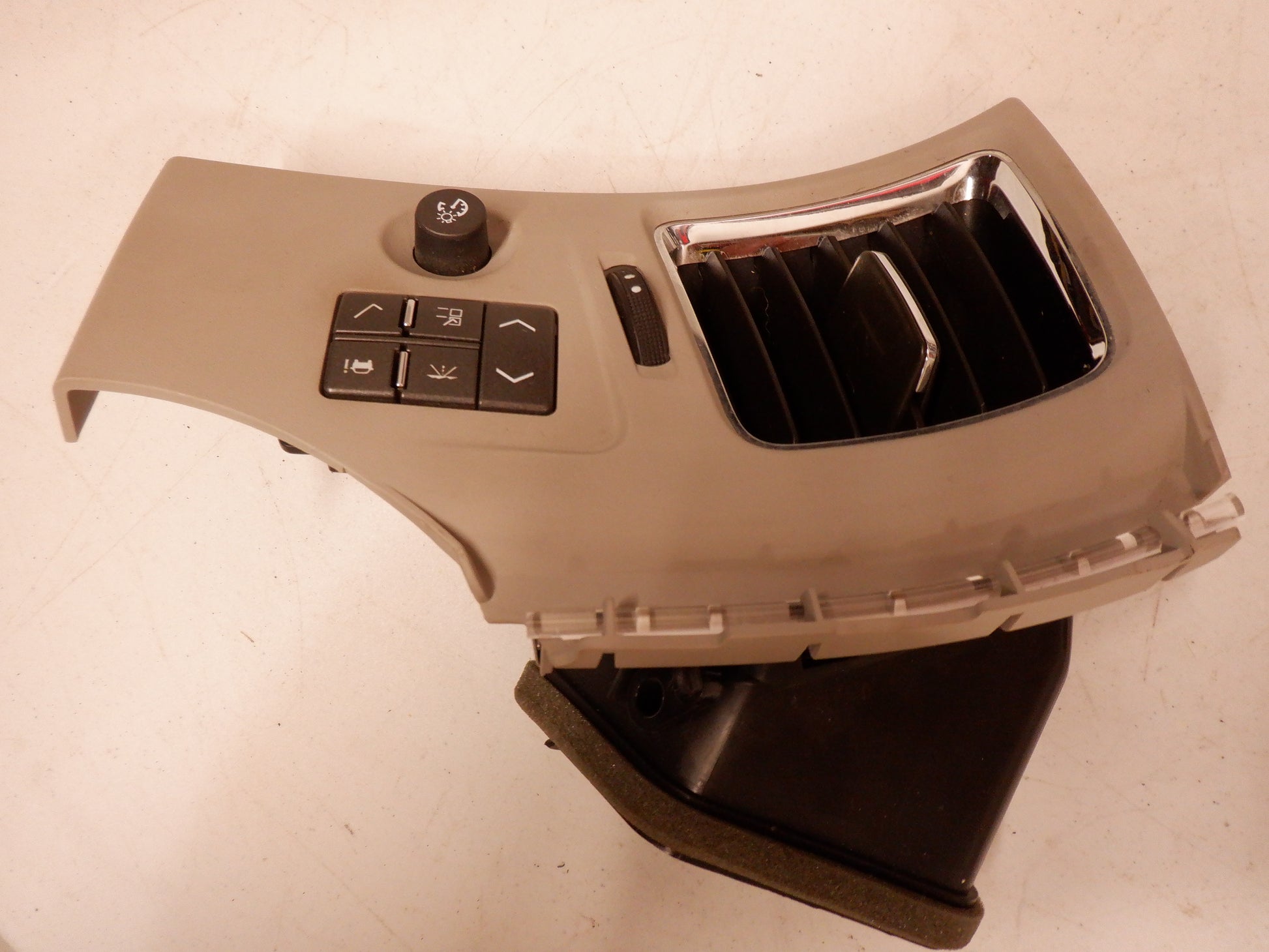2010 Cadillac CTS-V AC Heater Air Vent Trim 605085 OEM - Day's Parts Yard