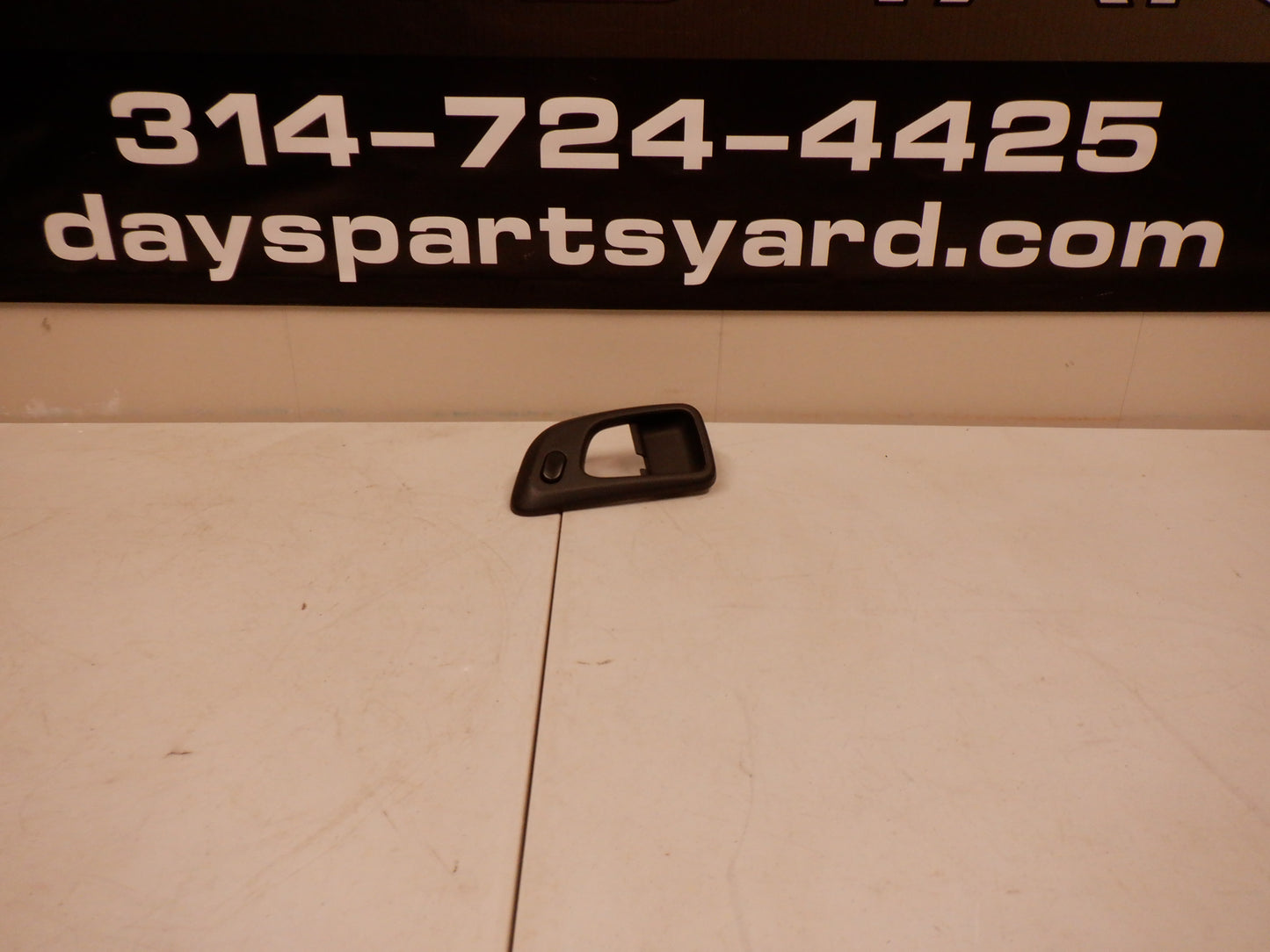 2010 Cadillac CTS-V Seat Handle Trim Coupe LH L0192267AA OEM - Day's Parts Yard