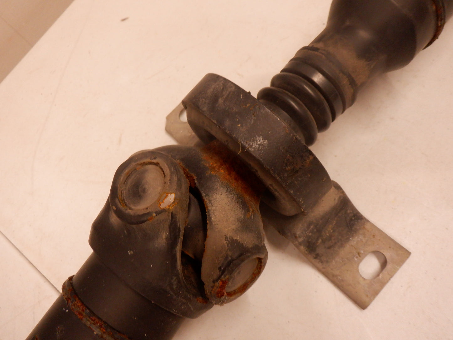 2010 Chevy SS Camaro Drive Shaft Auto Transmission 5164105806 OEM - Day's Parts Yard
