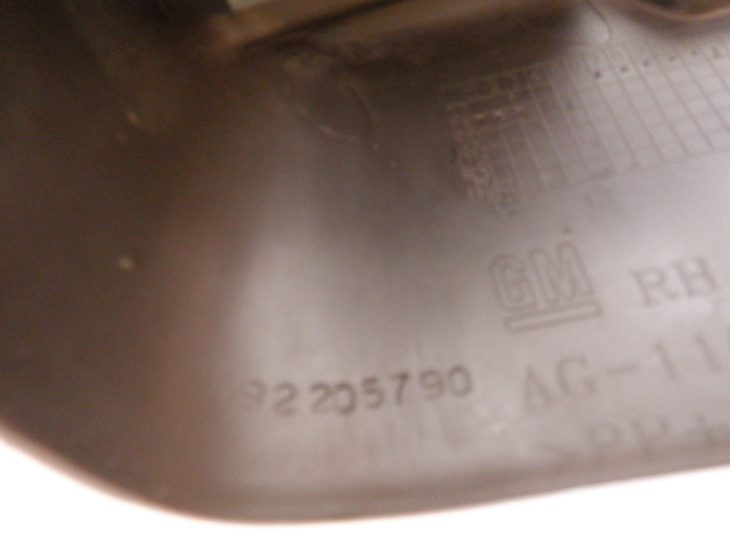 2008-2009 Pontiac G8 Passenger Seat Track Cover RH 92205790 OEM - Day's Parts Yard