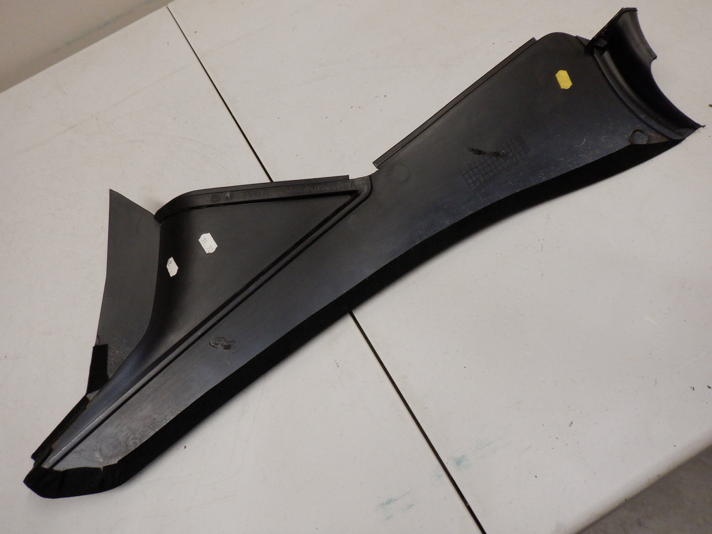 2004-2006 Pontiac GTO Suede Console Side Trims LH 92156764 OEM - Day's Parts Yard