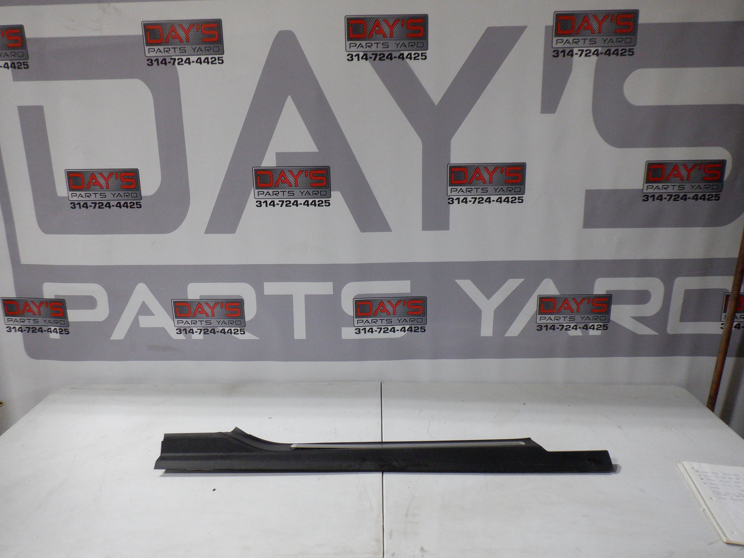 2009 Pontiac G8 Front Door Sill Panel Scuff Plate RH 92162084 OEM - Day's Parts Yard