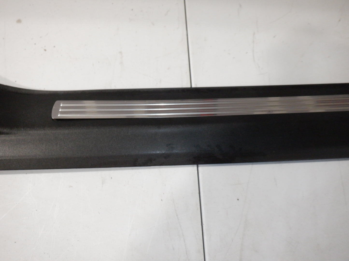 2009 Pontiac G8 Front Door Sill Panel Scuff Plate RH 92162084 OEM - Day's Parts Yard