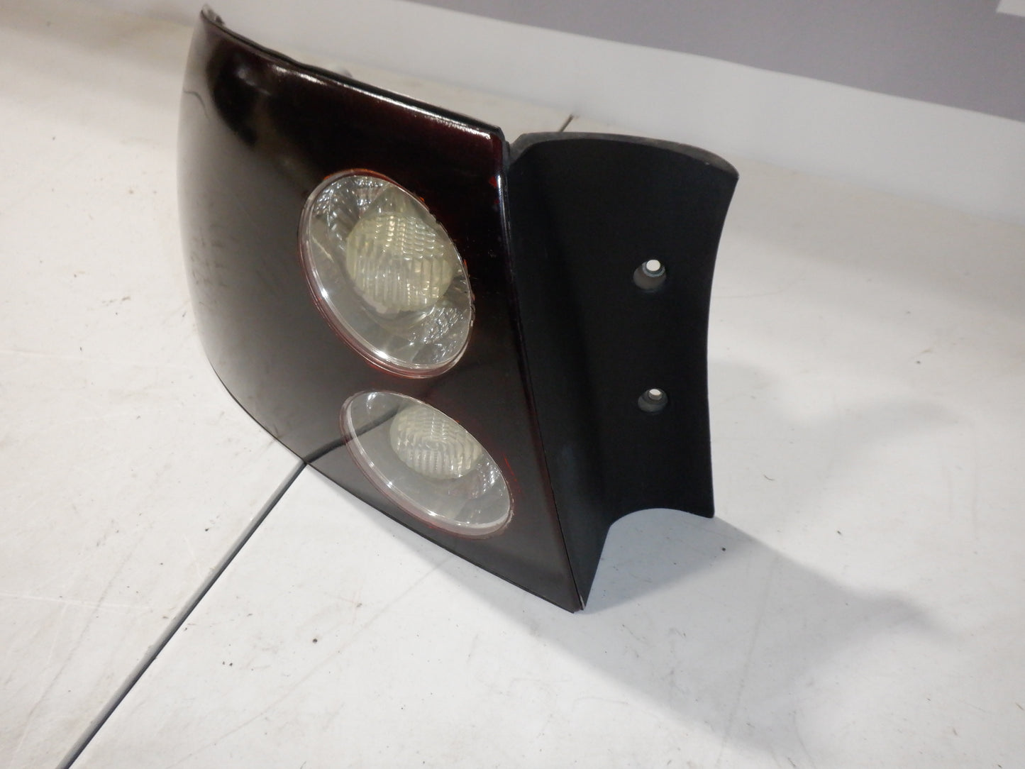 2004-06 Pontiac LH Taillight Tinted 92119491 OEM - Day's Parts Yard
