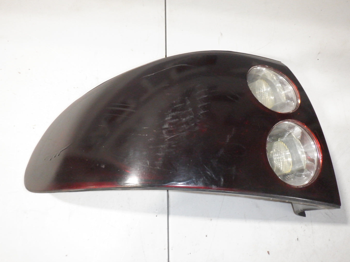 2004-06 Pontiac LH Taillight Tinted 92119491 OEM - Day's Parts Yard