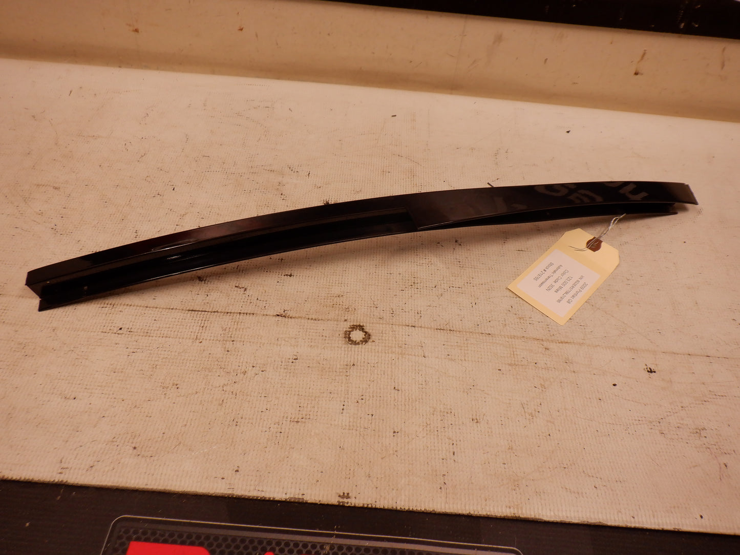 2009 Pontiac G8 LH Driver Side Door Trim Molding OEM - Day's Parts Yard