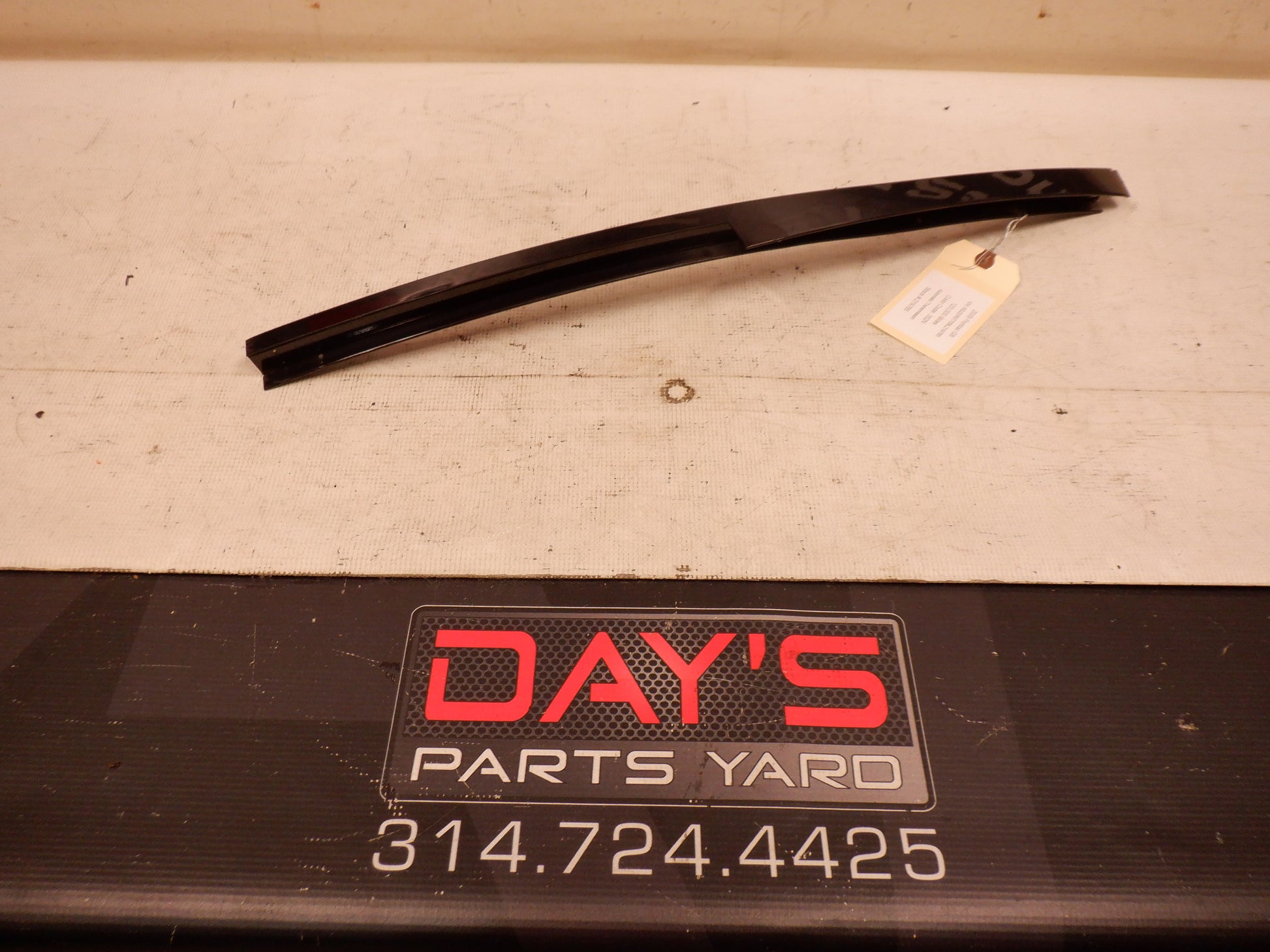 2009 Pontiac G8 LH Driver Side Door Trim Molding OEM - Day's Parts Yard