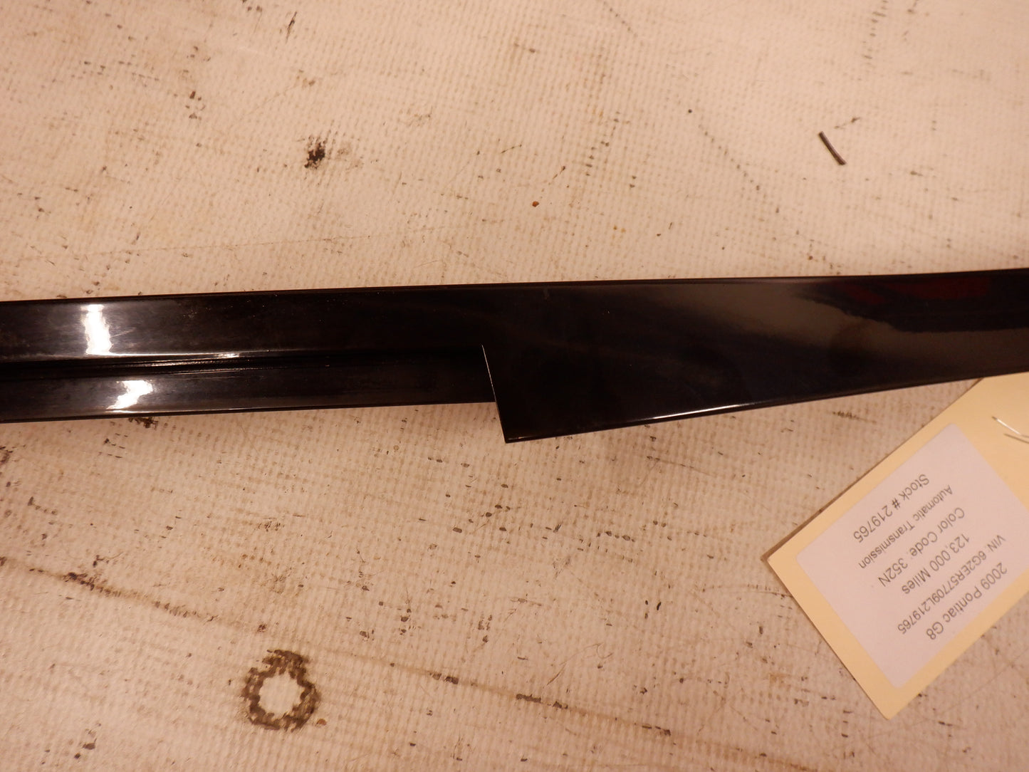 2009 Pontiac G8 LH Driver Side Door Trim Molding OEM - Day's Parts Yard