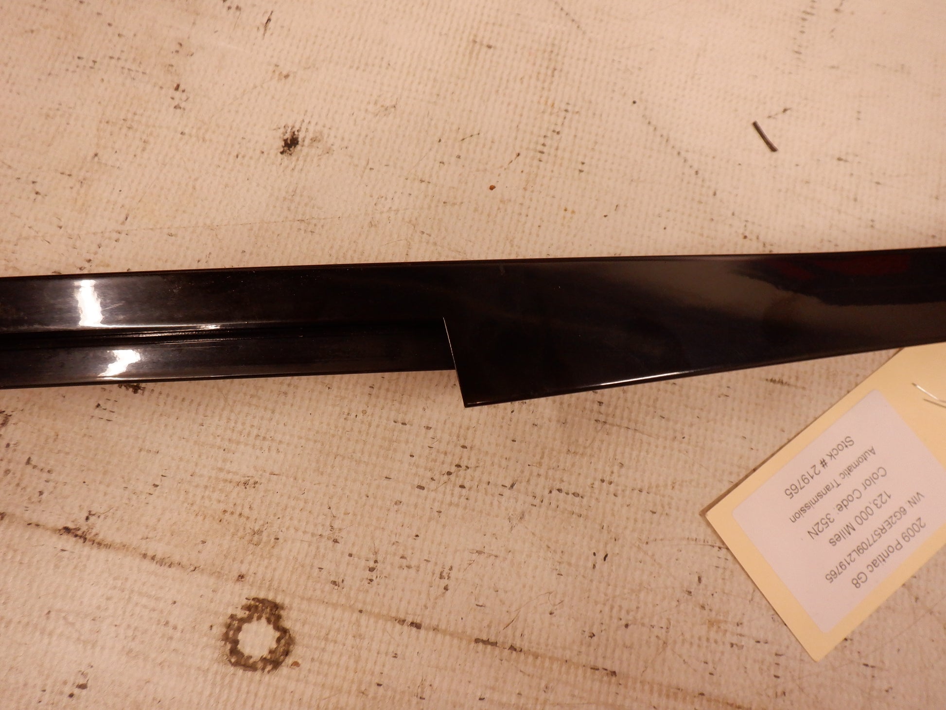 2009 Pontiac G8 LH Driver Side Door Trim Molding OEM - Day's Parts Yard