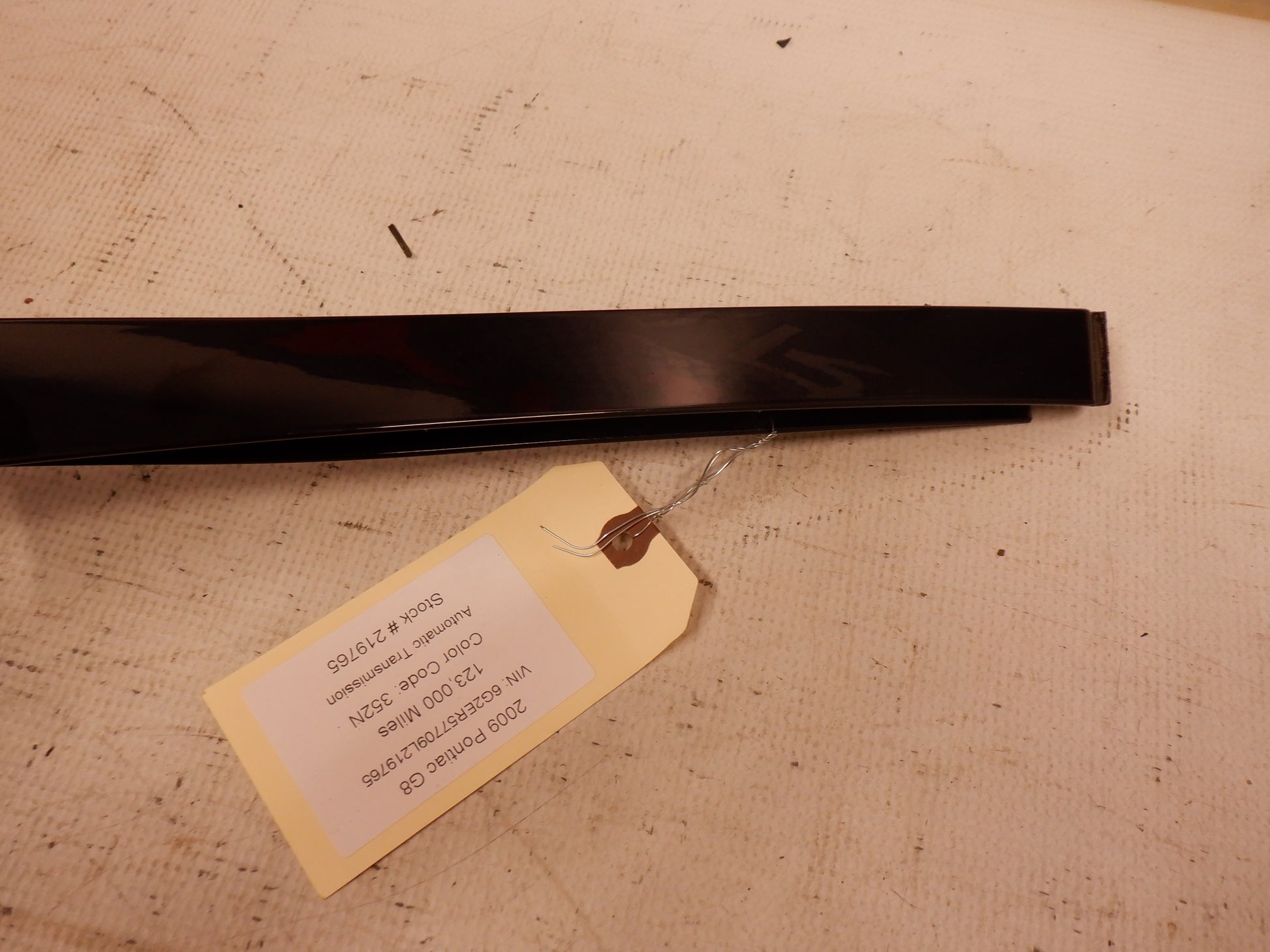 2009 Pontiac G8 LH Driver Side Door Trim Molding OEM - Day's Parts Yard