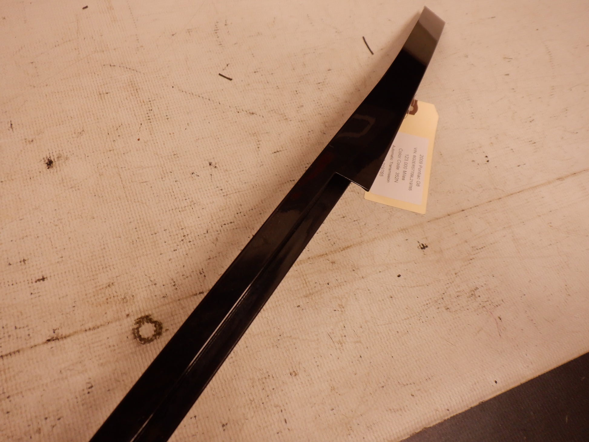 2009 Pontiac G8 LH Driver Side Door Trim Molding OEM - Day's Parts Yard