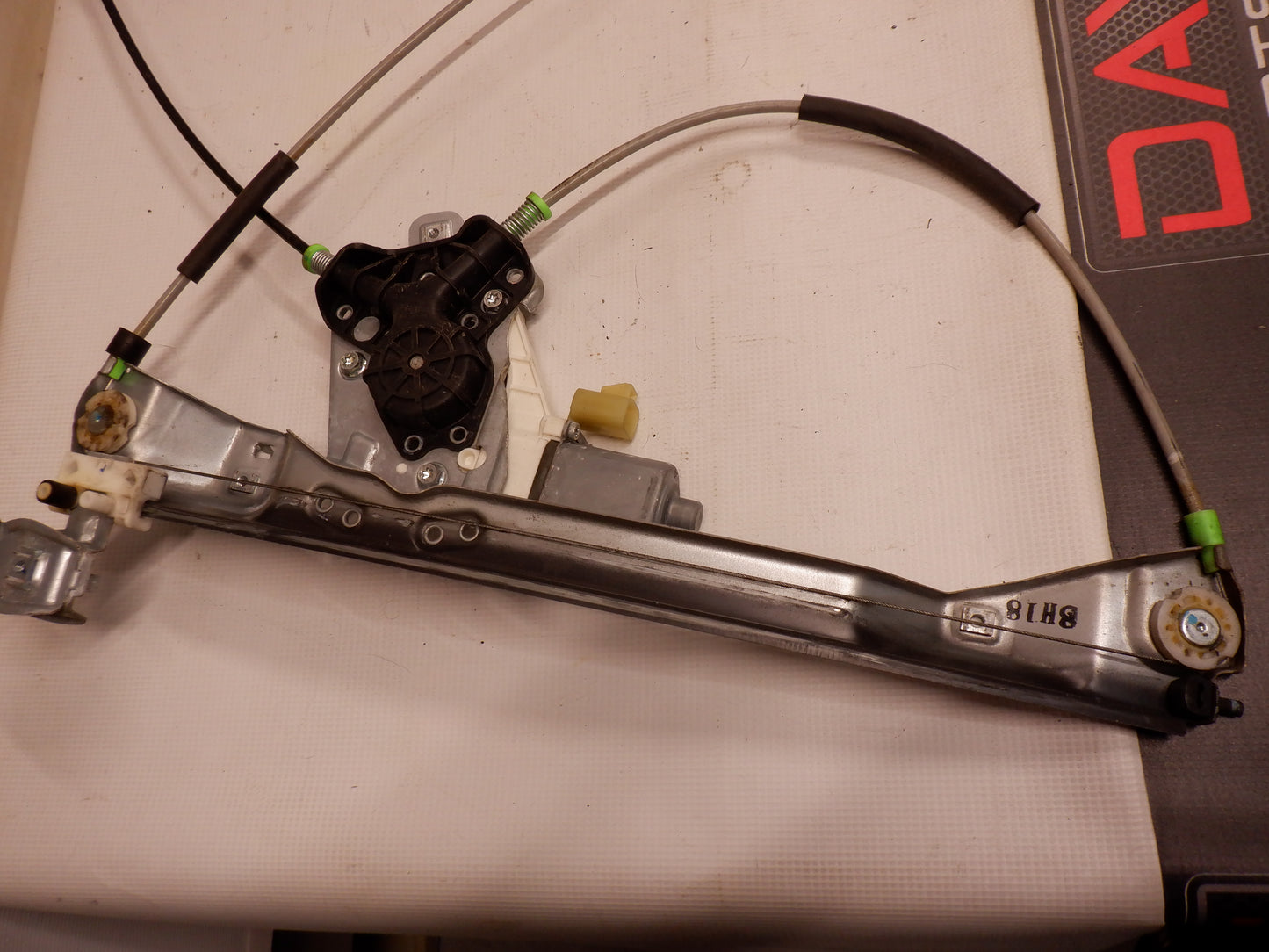 2009 Pontiac G8 Front RH Door Window Regulator w/ Motor OEM - Day's Parts Yard
