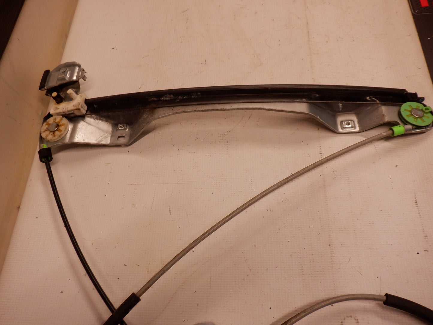 2009 Pontiac G8 Front RH Door Window Regulator w/ Motor OEM - Day's Parts Yard
