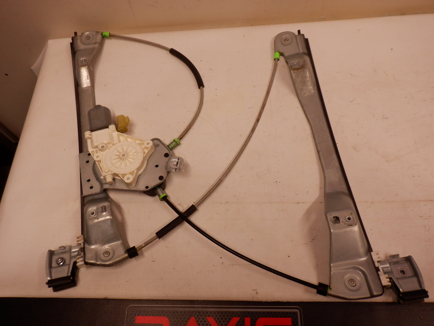 2009 Pontiac G8 Front RH Door Window Regulator w/ Motor OEM - Day's Parts Yard