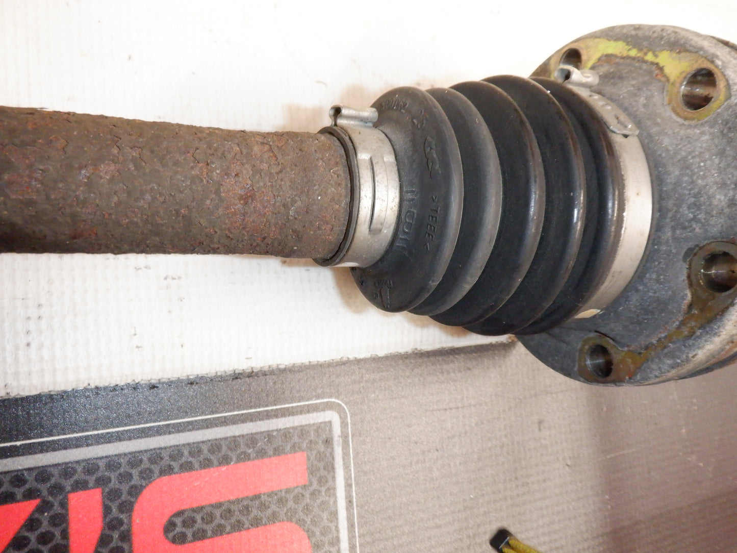 2004 Pontiac GTO Rear Axle Half Shaft 92067184 OEM - Day's Parts Yard
