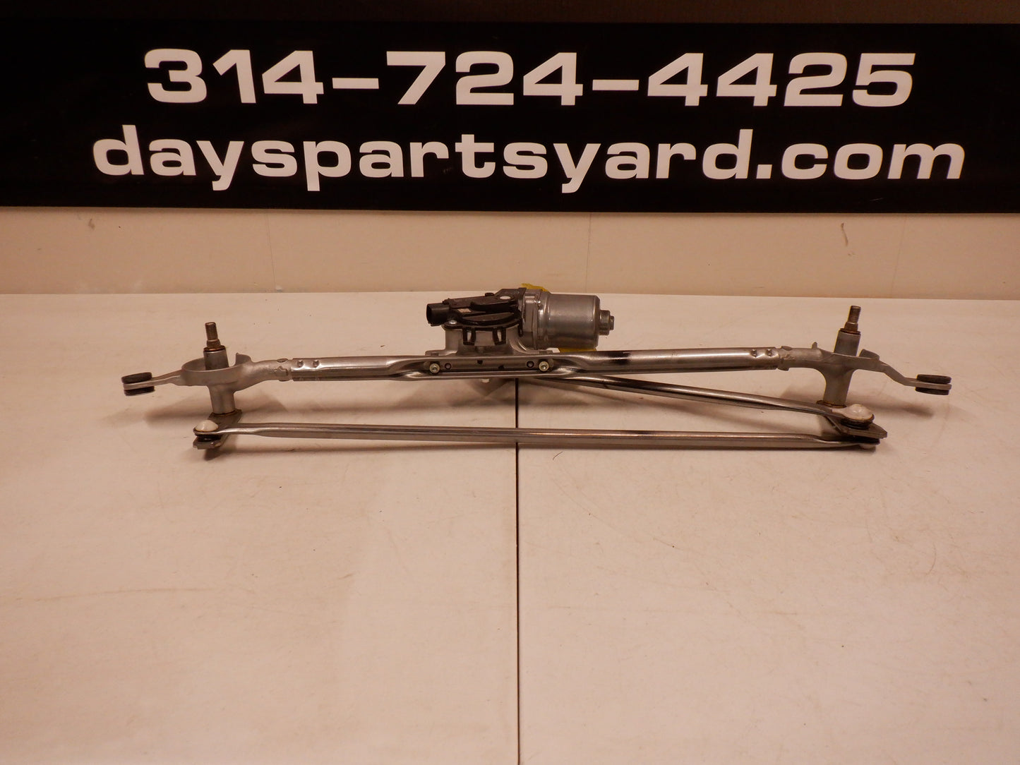 2017 Chevy Camaro Wiper Motor and Linkage 84498919 OEM - Day's Parts Yard