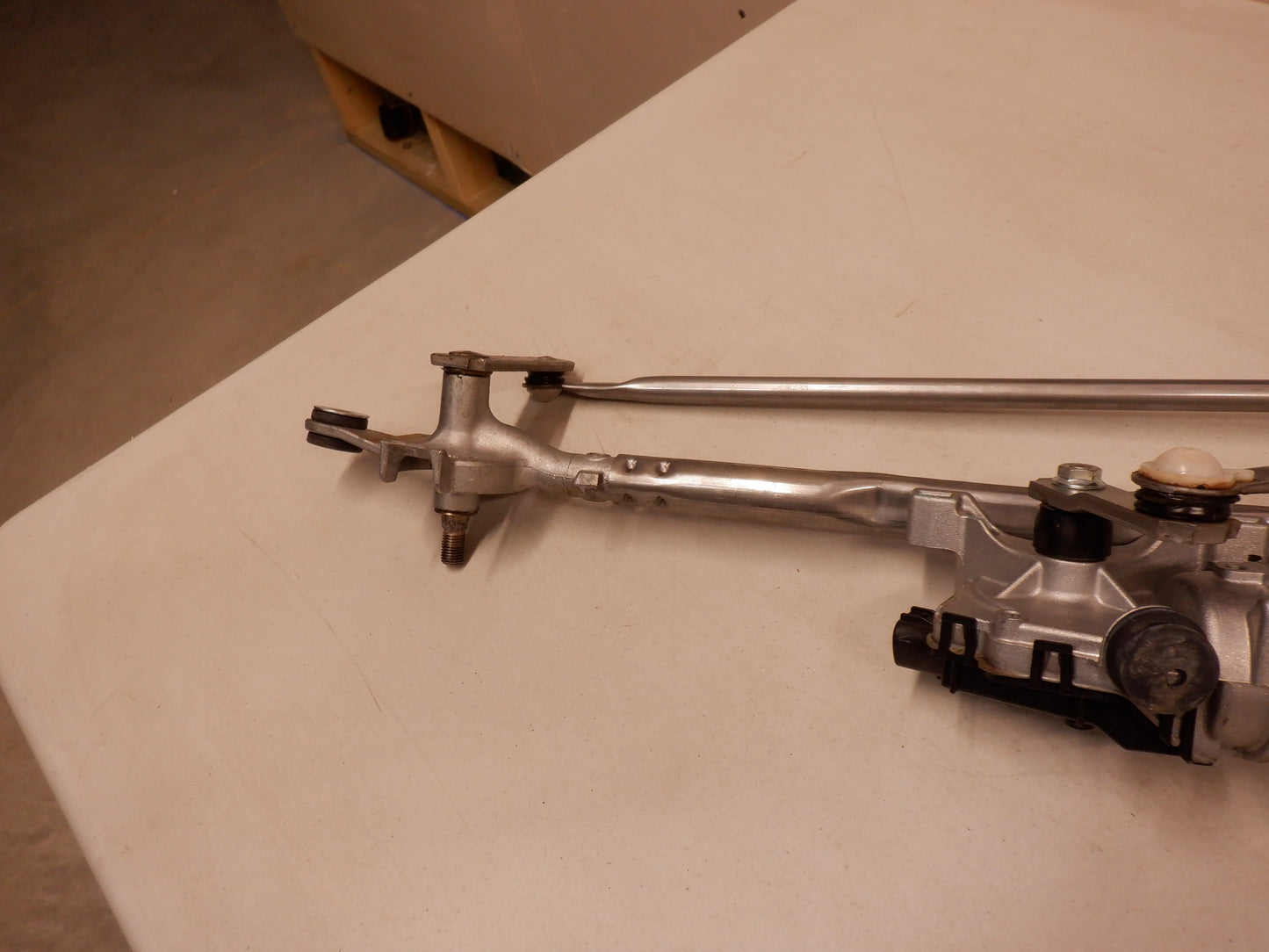 2017 Chevy Camaro Wiper Motor and Linkage 84498919 OEM - Day's Parts Yard