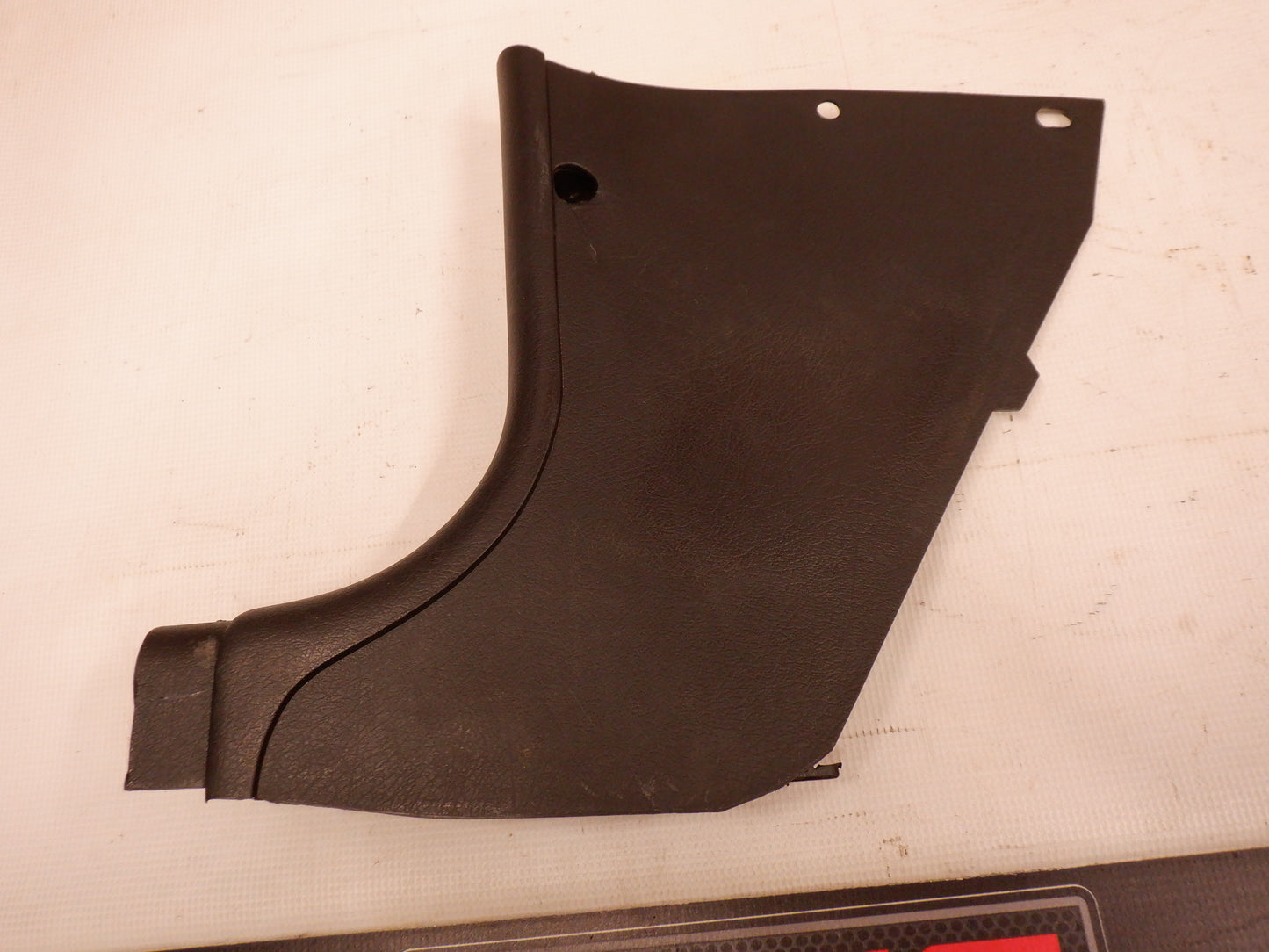 2005 Pontiac GTO LH Drivers Side Kick Panel 92047031 OEM - Day's Parts Yard