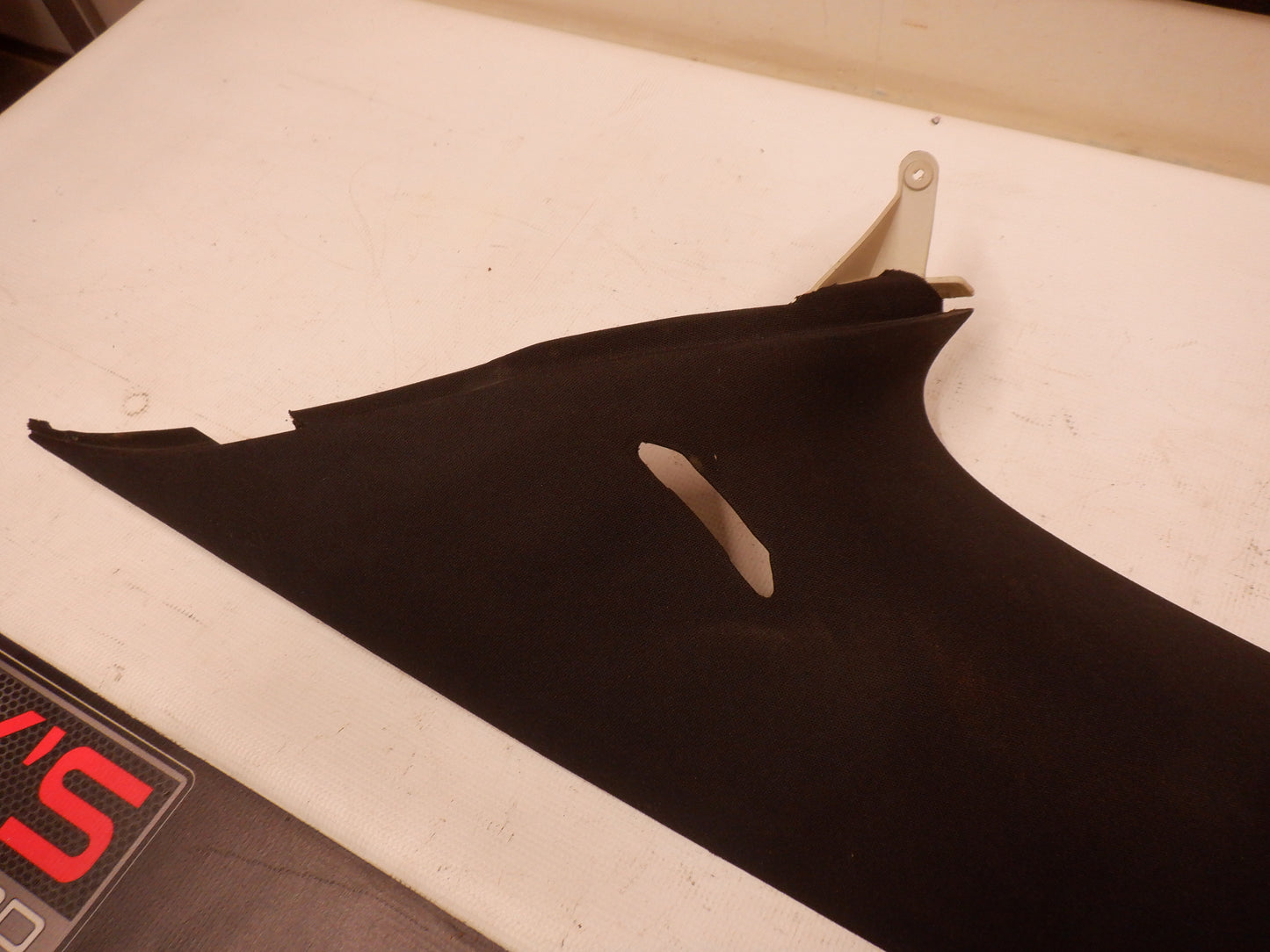 2005 Pontiac GTO Rear Pillar Trim RH Seat Belt Cover 92089330 OEM - Day's Parts Yard