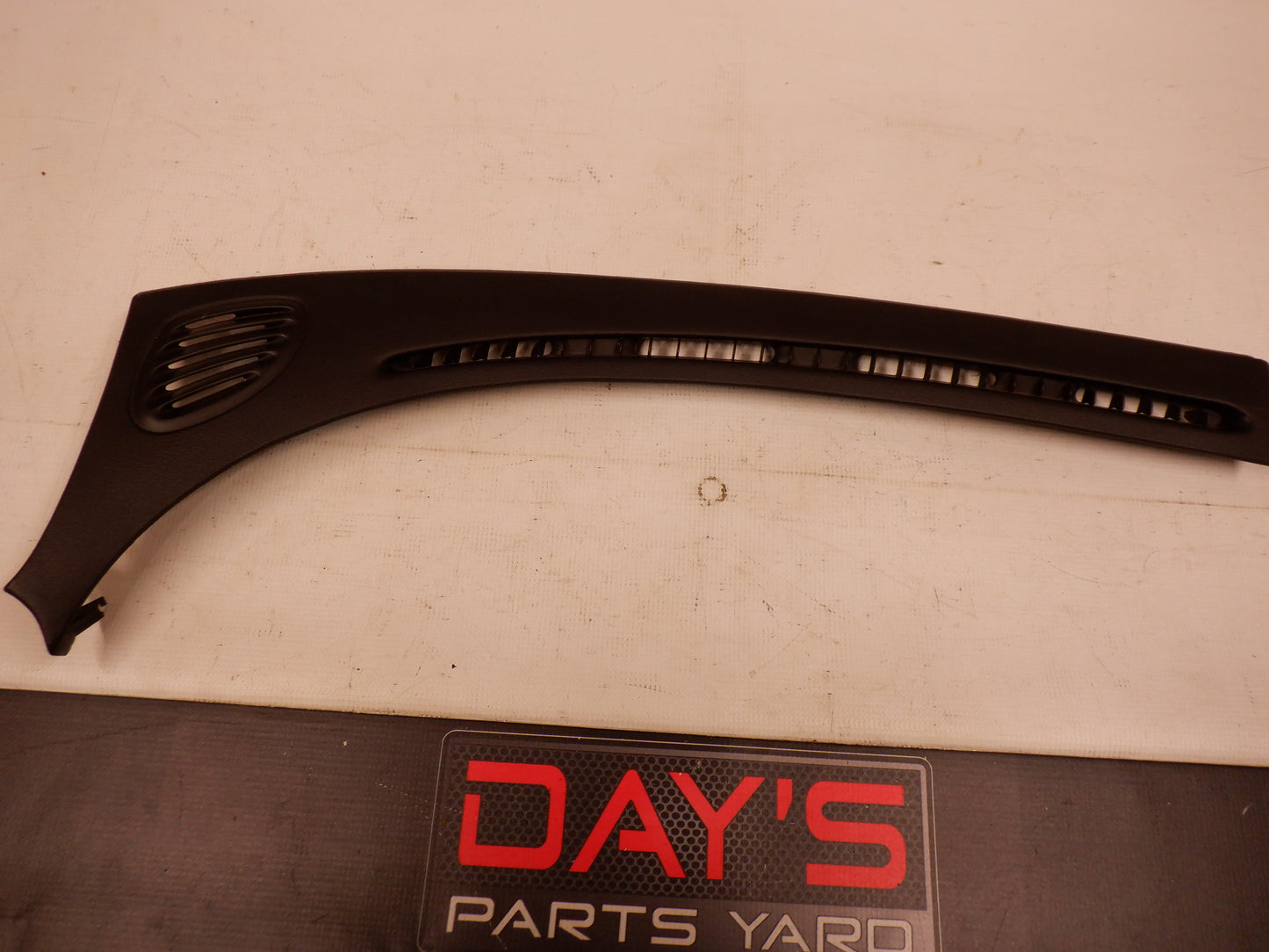 2005 Pontiac GTO LH Dash Cowl Defroster Panel Trim 92105080 OEM - Day's Parts Yard