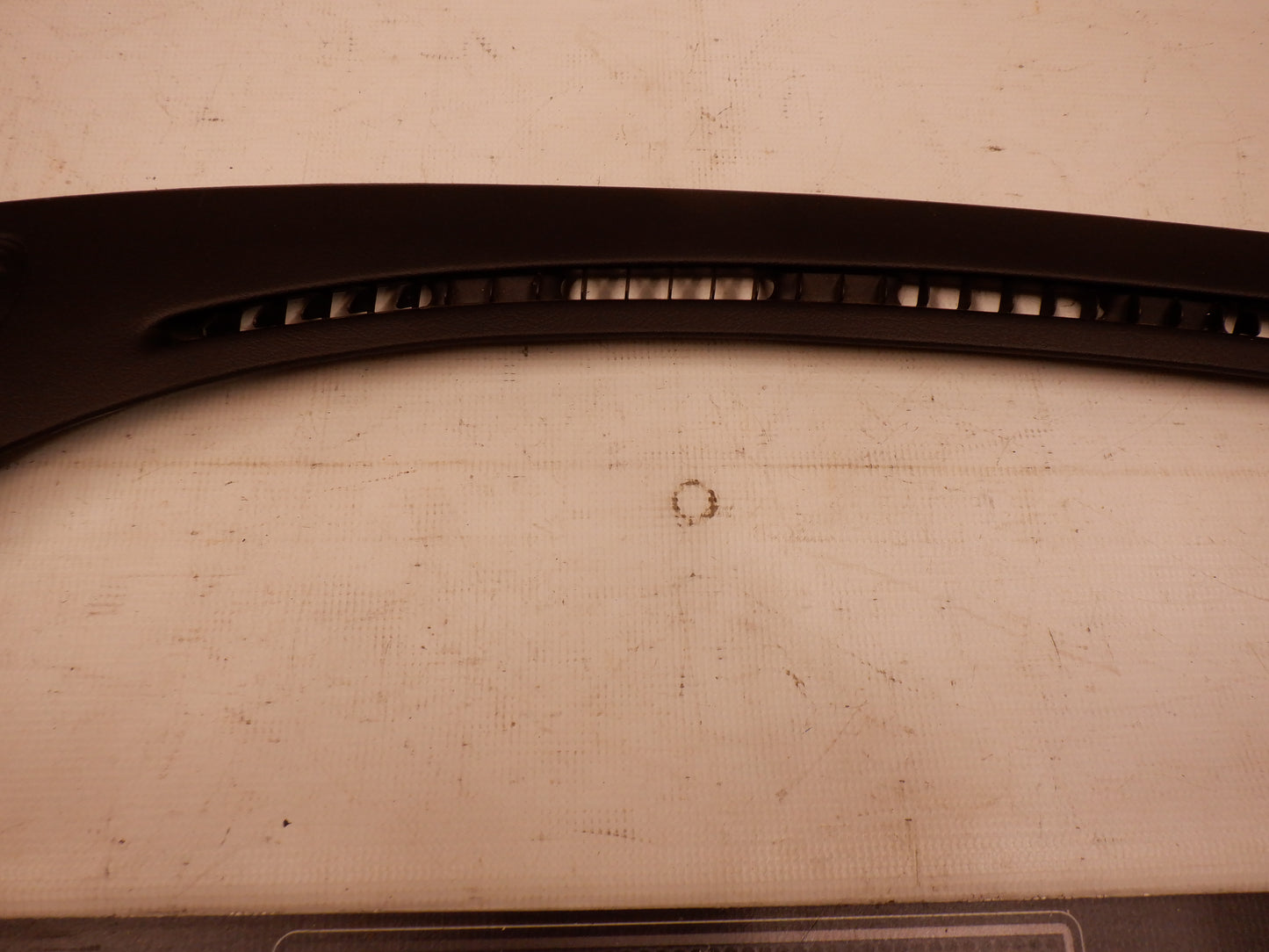 2005 Pontiac GTO LH Dash Cowl Defroster Panel Trim 92105080 OEM - Day's Parts Yard