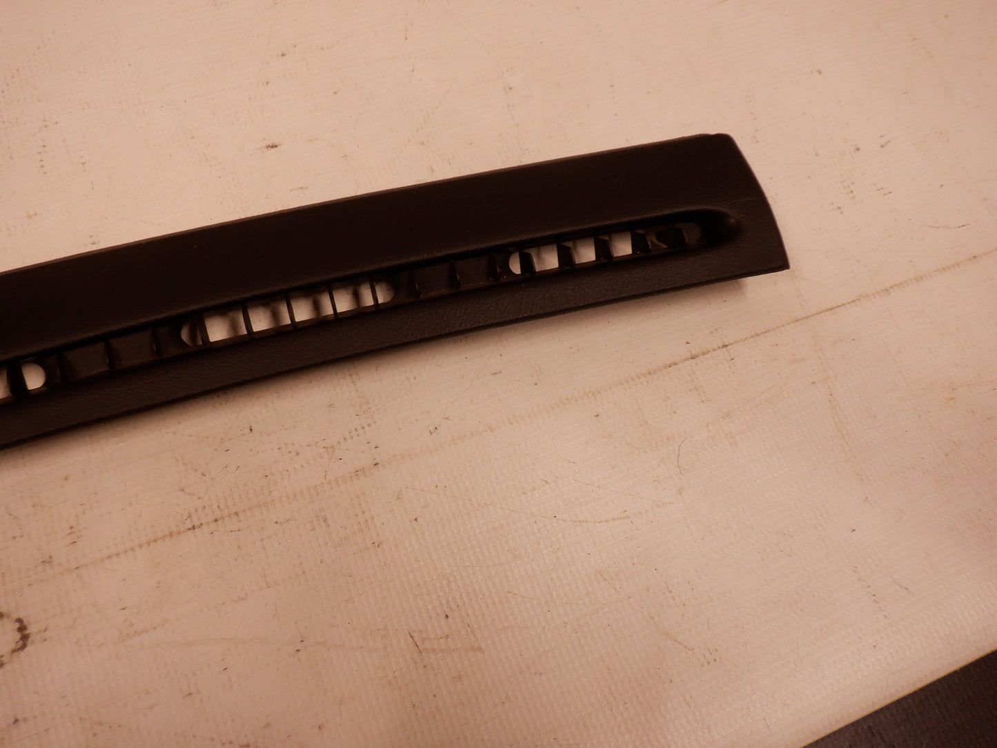 2005 Pontiac GTO LH Dash Cowl Defroster Panel Trim 92105080 OEM - Day's Parts Yard