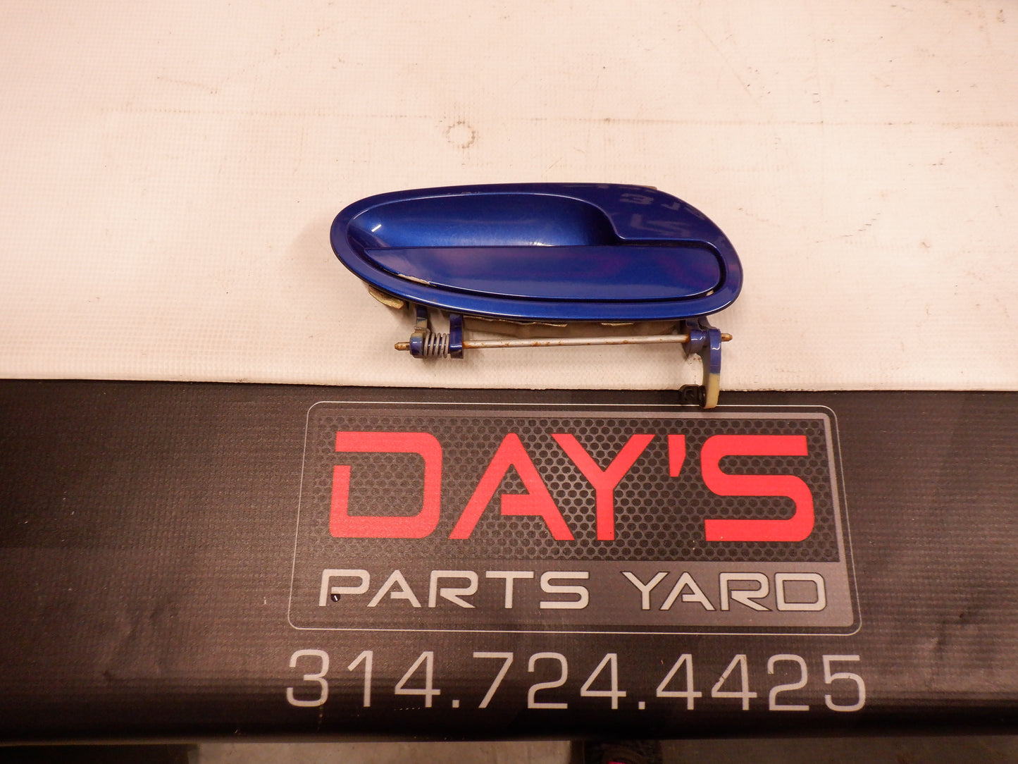 2005 Pontiac GTO RH Passenger Door Handle Blue 92056184 OEM - Day's Parts Yard