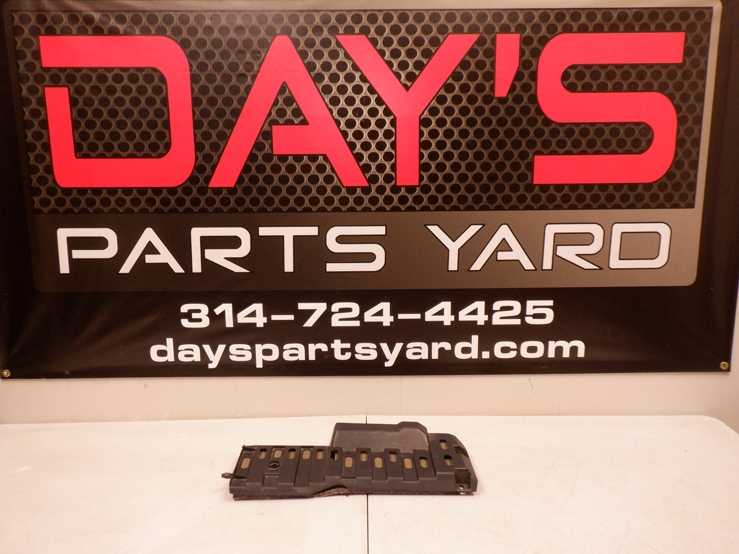 2004-2006 Pontiac GTO Under Dash Cover 92051169 OEM - Day's Parts Yard
