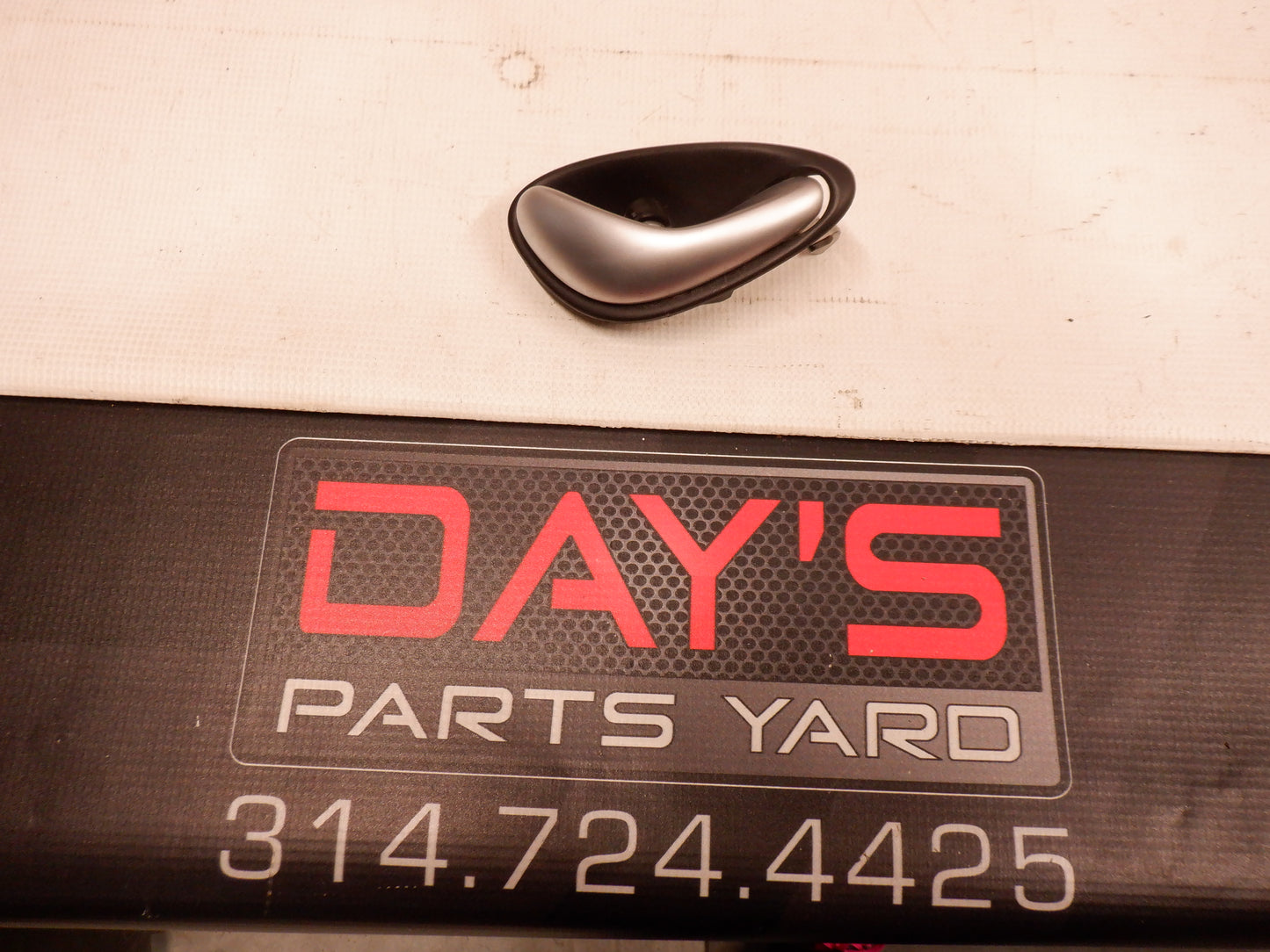 2005 Pontiac GTO RH Interior Door Handle 92055320 OEM - Day's Parts Yard