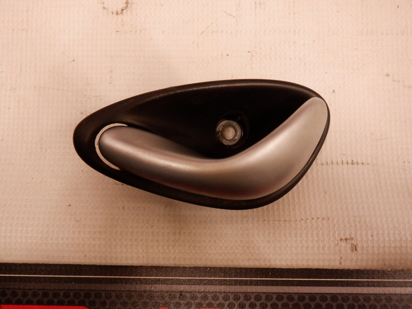 2005 Pontiac GTO LH Interior Door Handle 92055321 OEM - Day's Parts Yard
