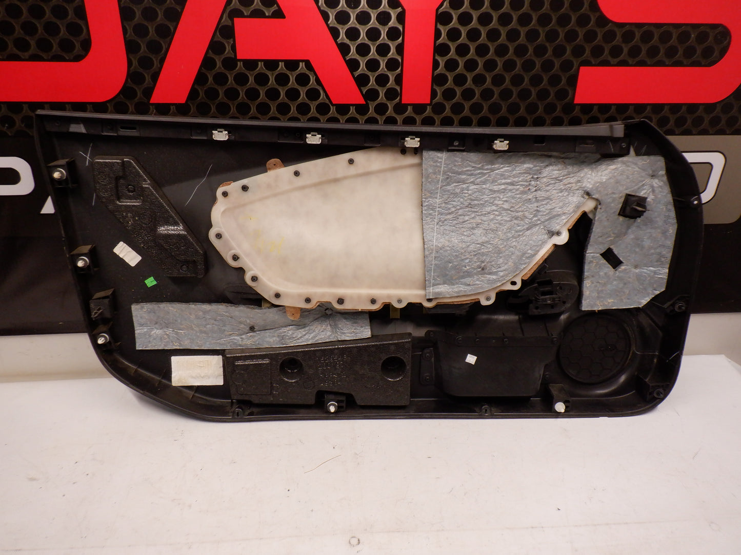 2010 Chevy Camaro SS RH Front Door Panel 1528534 OEM - Day's Parts Yard
