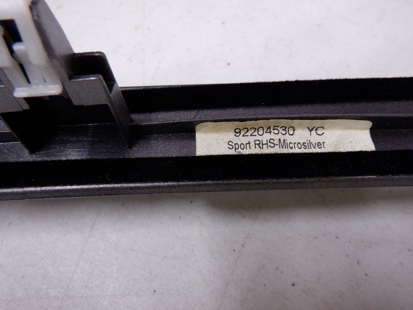 2008-2009 Pontiac G8 GT GXP RH Side Silver Dash Trim Accent 92169556 / 92204530 OEM - Day's Parts Yard