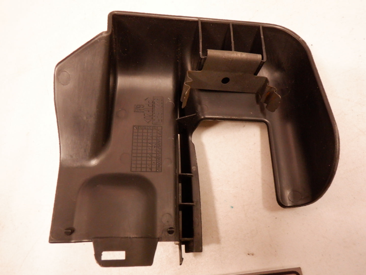 2004-2006 Pontiac GTO LH Seat Rail Track Bracket Plastic Covers 92211695 / 92156001 OEM - Day's Parts Yard