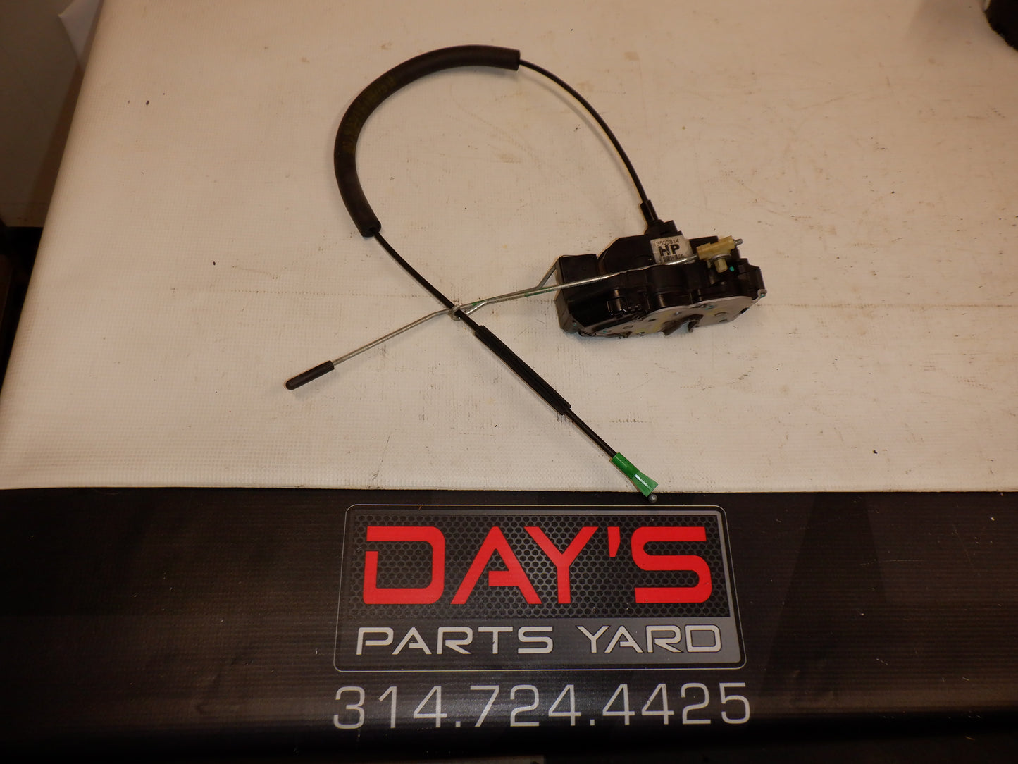 2010 Chevy Camaro SS Front Right Door Latch Assemble Actuator OEM - Day's Parts Yard