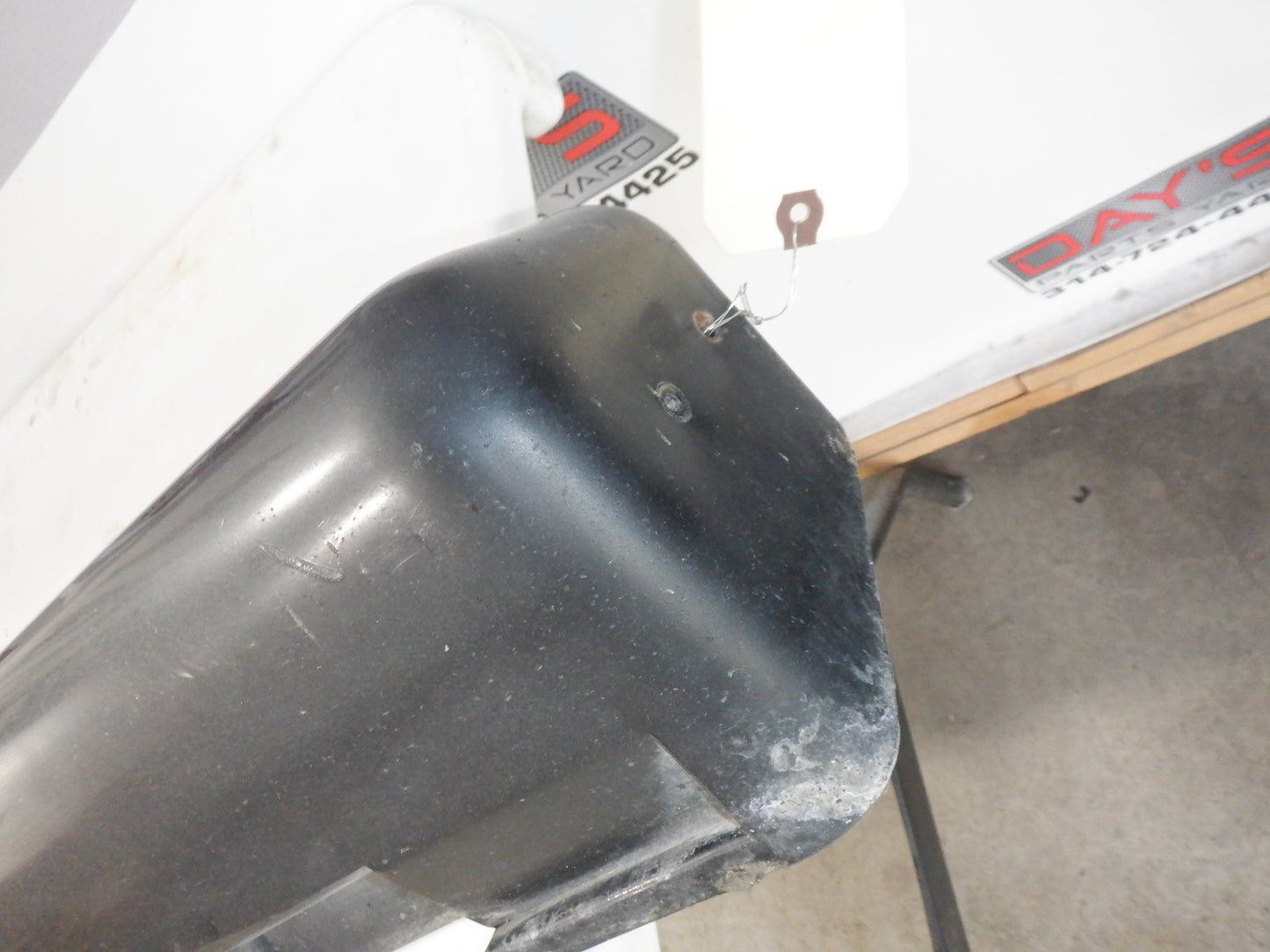 2006 Pontiac GTO LH Driver Rocker Molding 92059937 92078057 Black OEM - Day's Parts Yard
