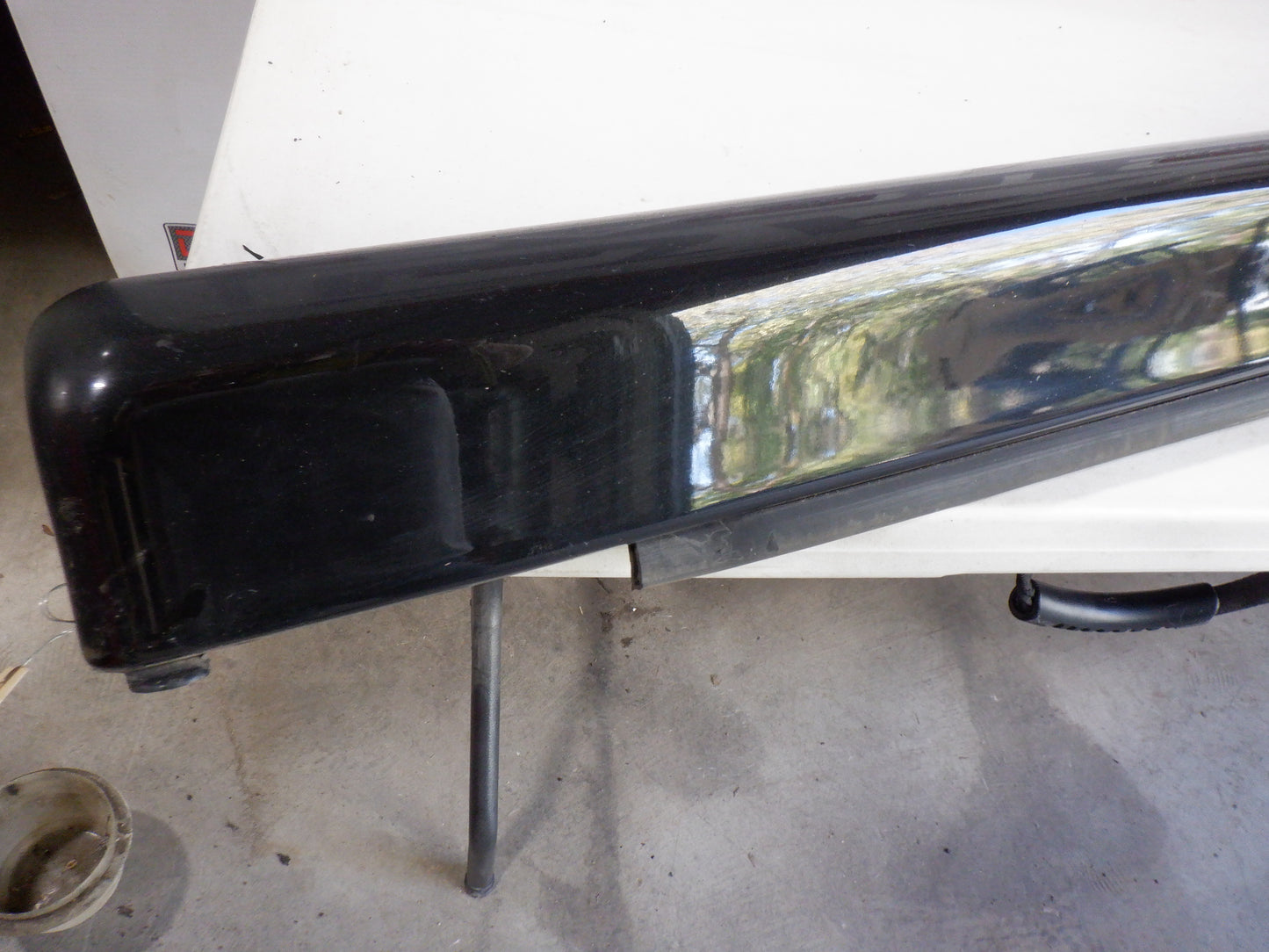 2006 Pontiac GTO LH Driver Rocker Molding 92059937 92078057 Black OEM - Day's Parts Yard