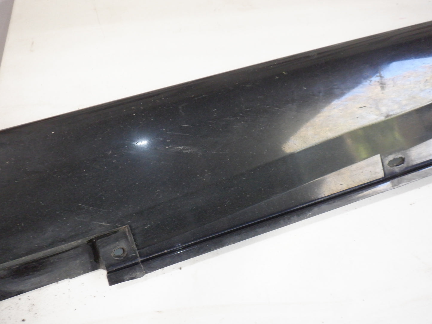2006 Pontiac GTO LH Driver Rocker Molding 92059937 92078057 Black OEM - Day's Parts Yard