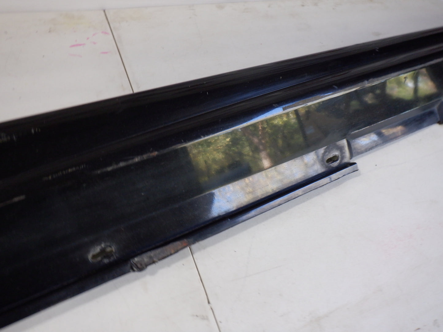 2006 Pontiac GTO LH Driver Rocker Molding 92059937 92078057 Black OEM - Day's Parts Yard