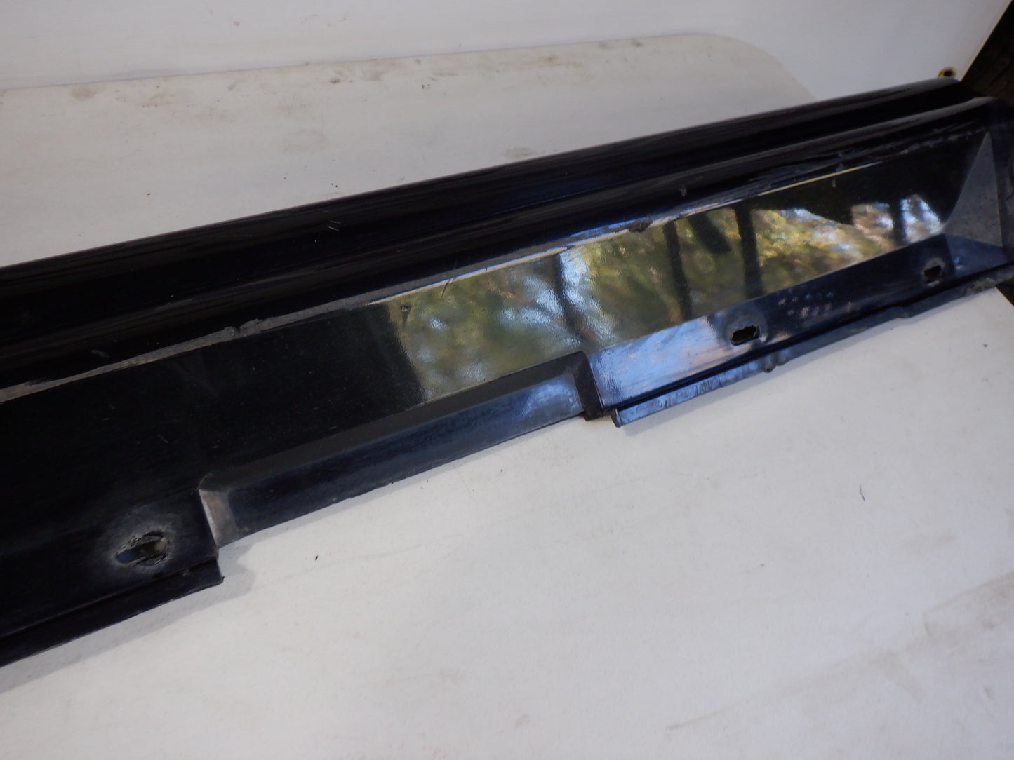 2006 Pontiac GTO LH Driver Rocker Molding 92059937 92078057 Black OEM - Day's Parts Yard