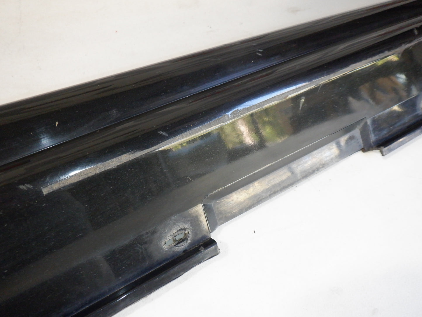 2006 Pontiac GTO LH Driver Rocker Molding 92059937 92078057 Black OEM - Day's Parts Yard