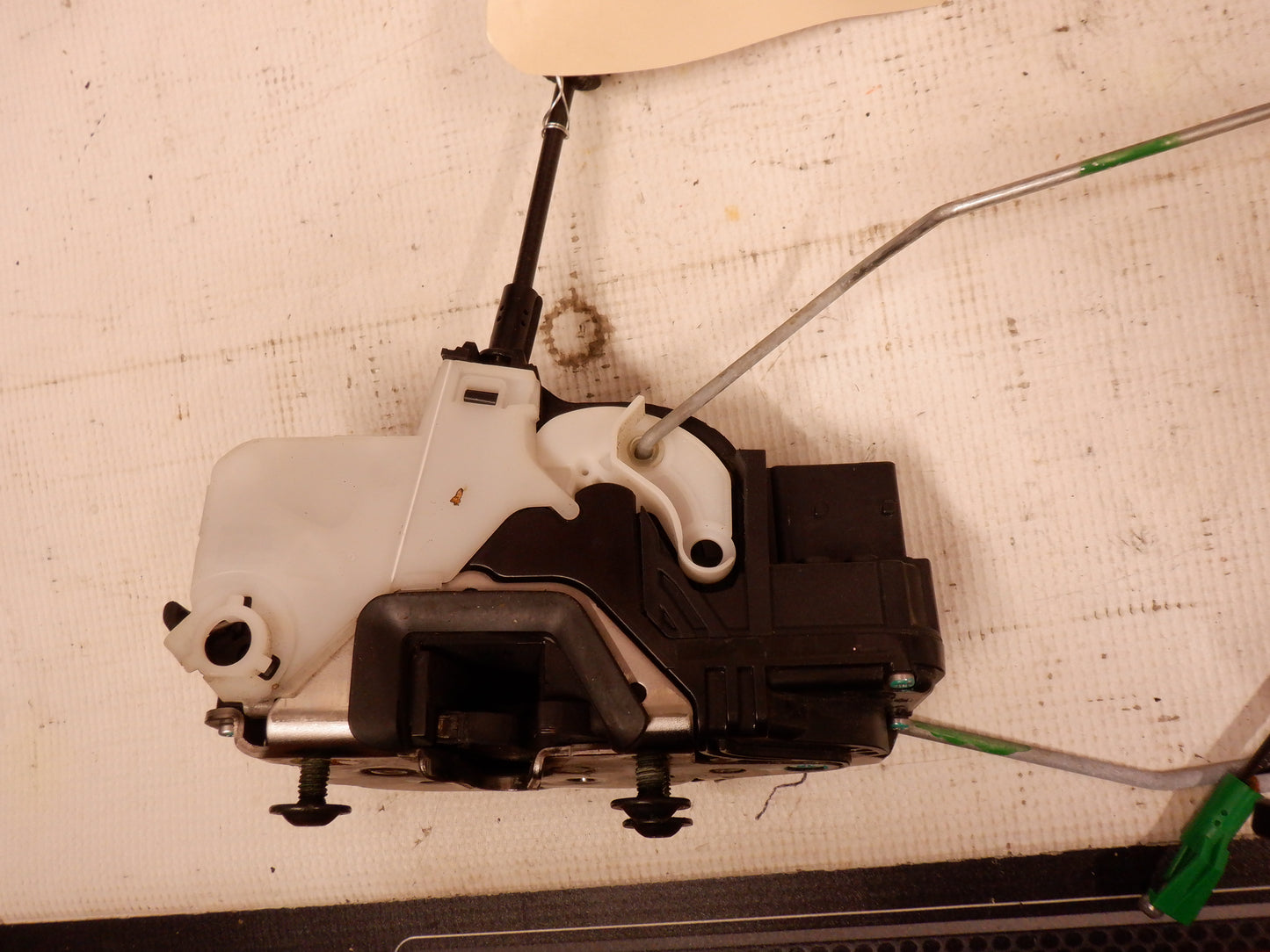 2011 Chevy Camaro SS Door Latch Actuator 13577985 OEM - Day's Parts Yard
