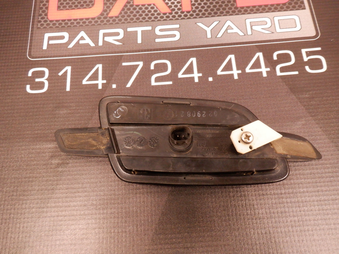 2009 G8 Fender Marker Light RH 92202364 OEM - Day's Parts Yard
