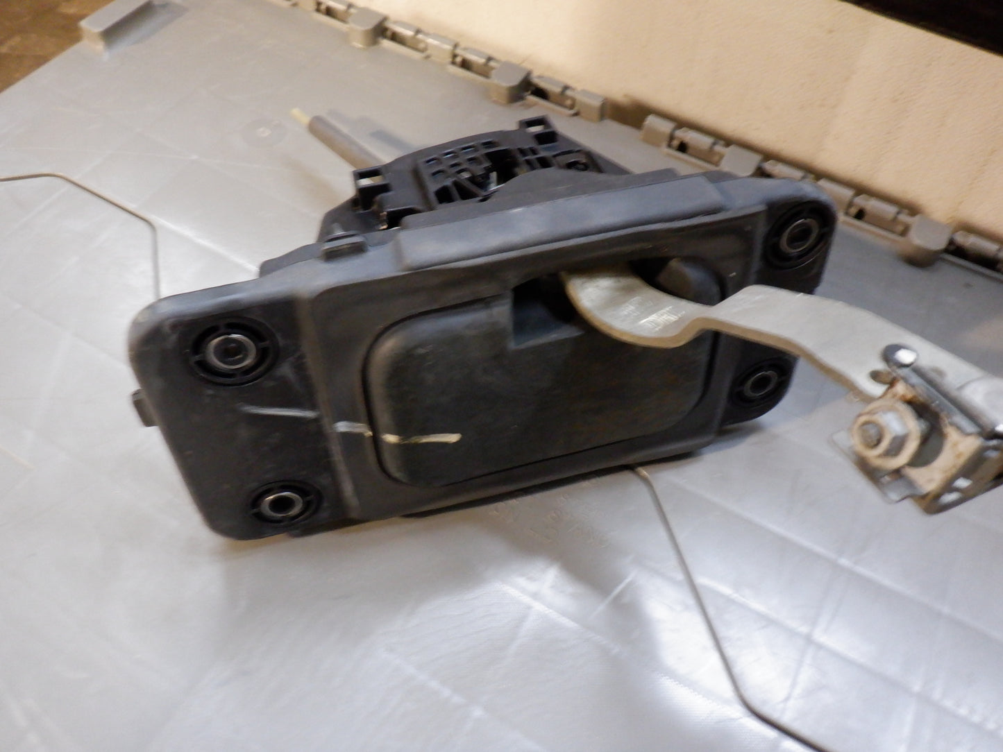 2009 Cadillac CTS-V Sedan Shifter 25947962 / 25947961 OEM - Day's Parts Yard