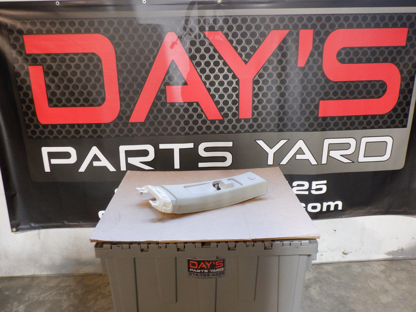 2009 Cadillac CTS-V Sedan B Pillar Upper RH 25862280 OEM - Day's Parts Yard