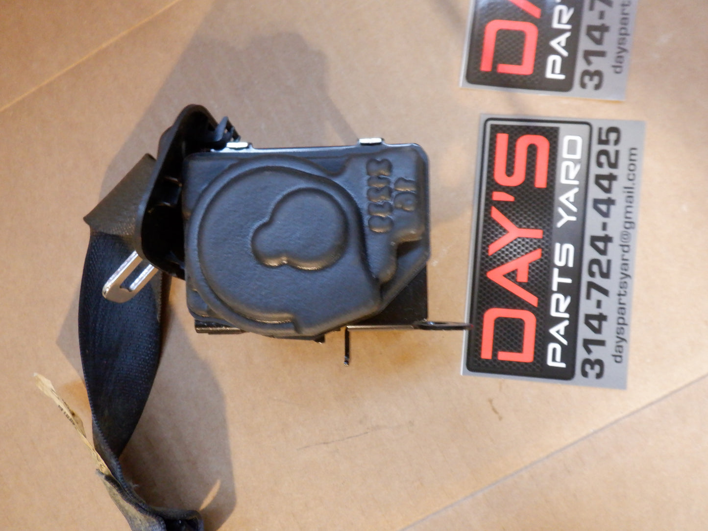 2009-2015 Cadillac CTS-V Sedan Seat Belt Rear Middle OEM - Day's Parts Yard