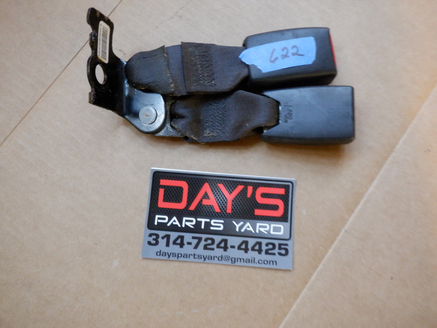 2009 Cadillac CTS-V Sedan Seat Belt Buckle Rear Center 2020508 OEM - Day's Parts Yard