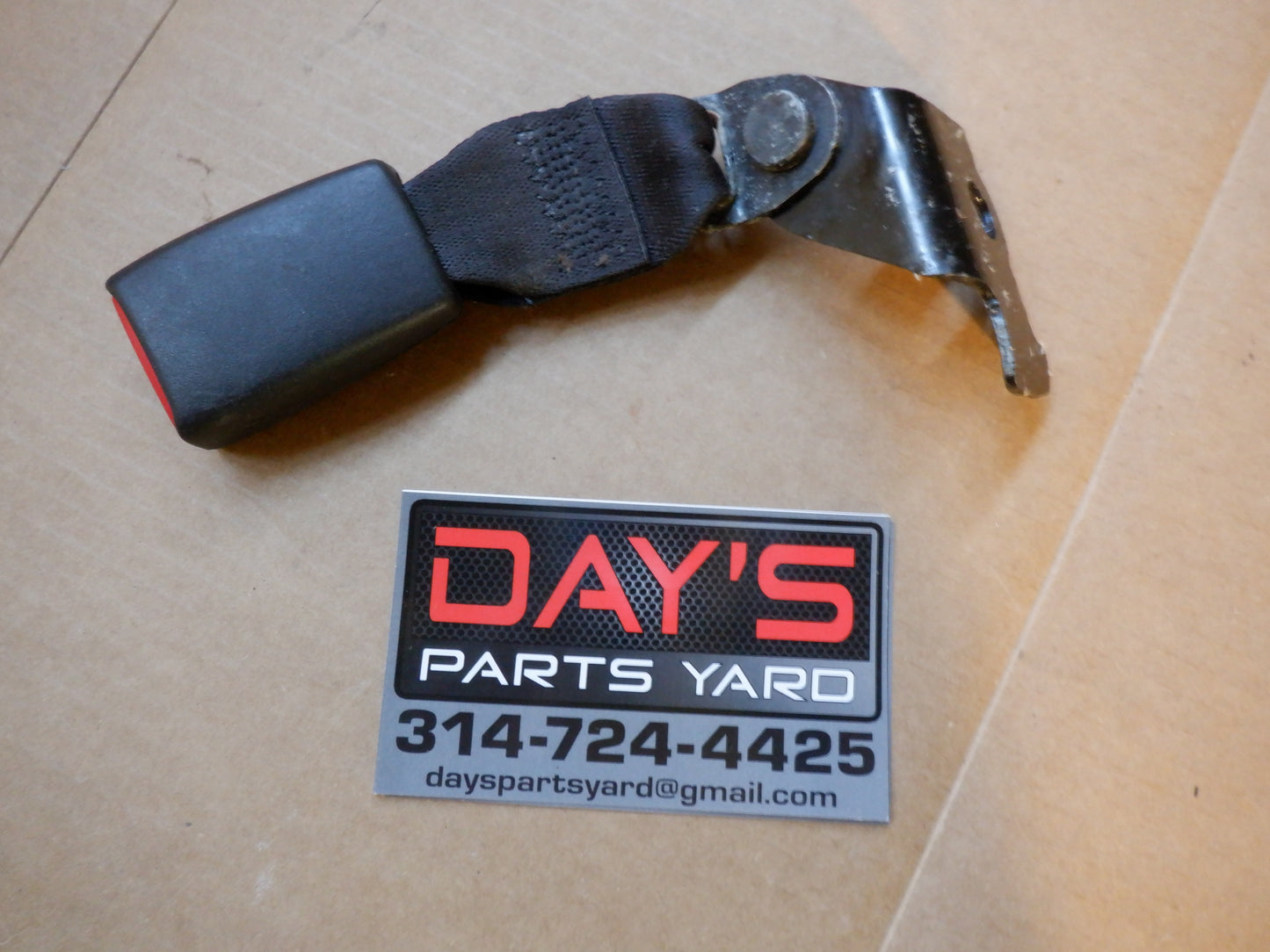 2009 Cadillac CTS-V Sedan Seat Belt Buckle Rear RH 2020507 OEM - Day's Parts Yard