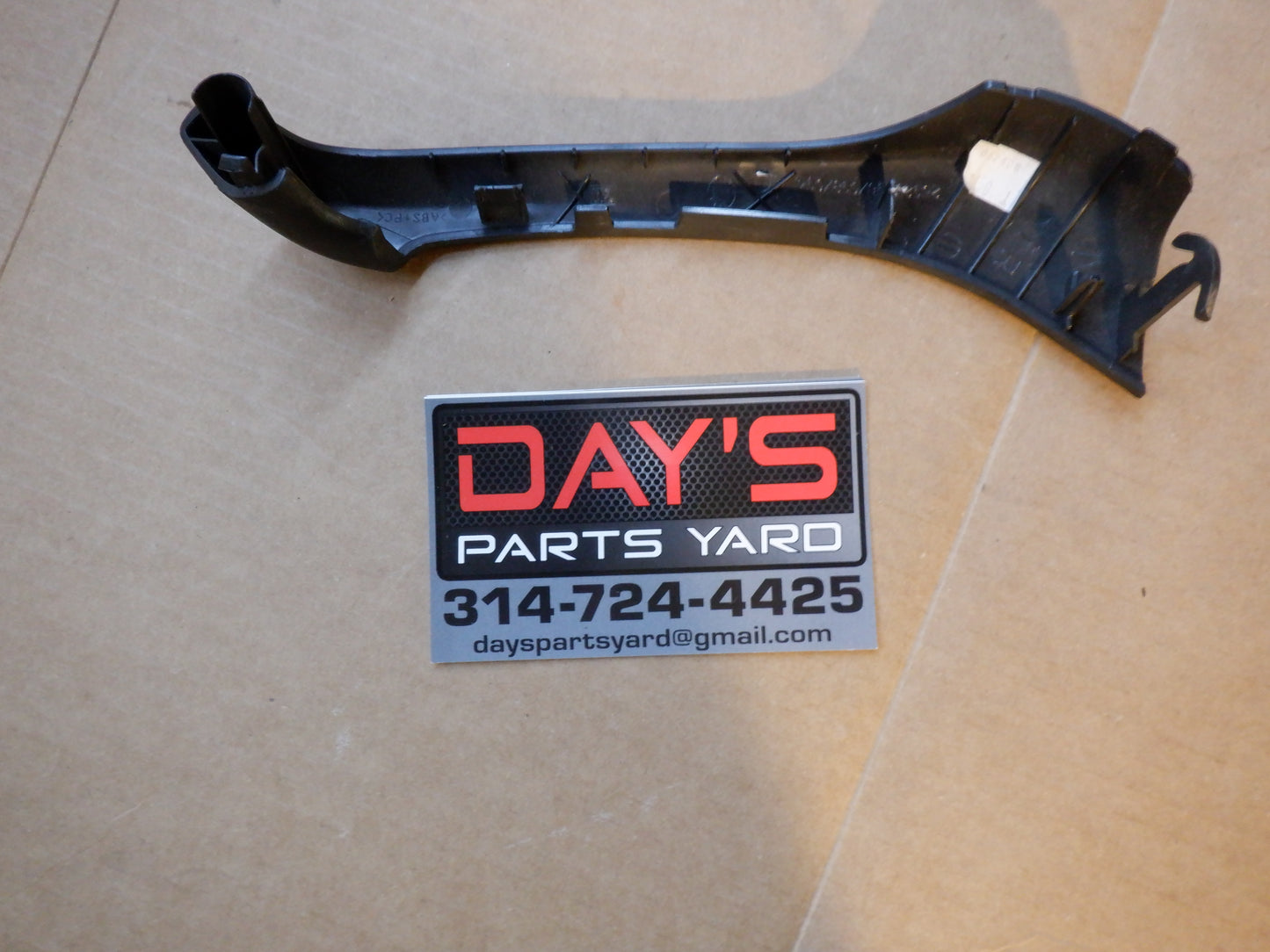 2009 Cadillac CTS-V Sedan Seat Belt Buckle Rear RH 2020507 OEM - Day's Parts Yard