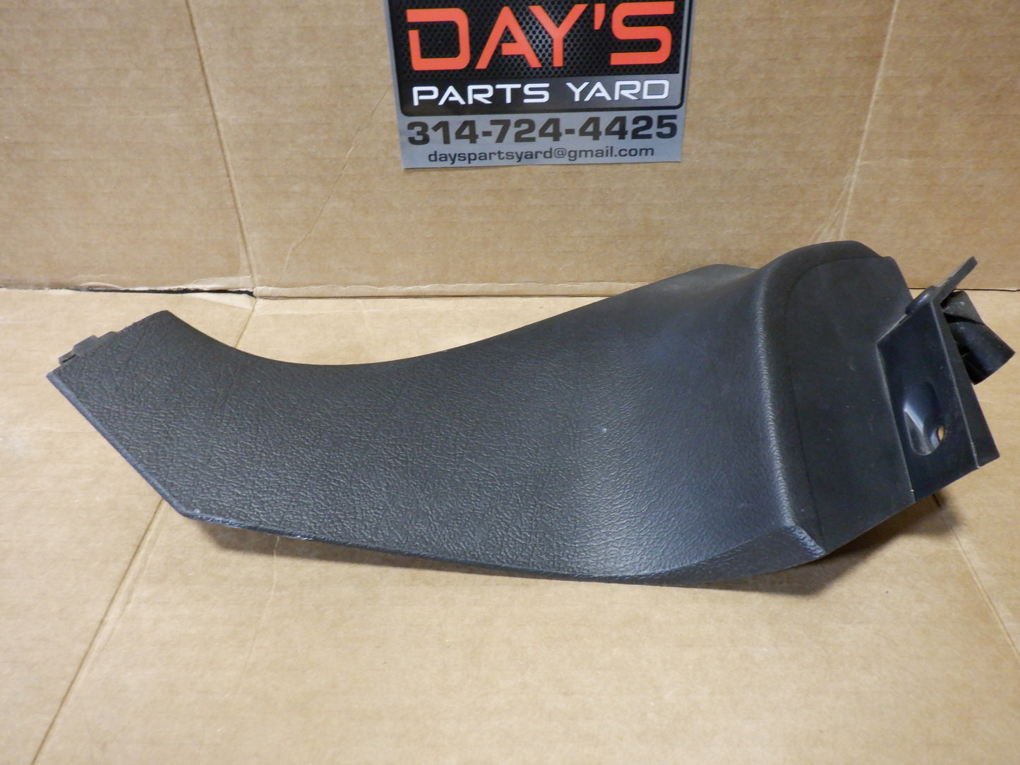 2004-06 Pontiac GTO LH Console Trim Panels 92155337 OEM.. - Day's Parts Yard