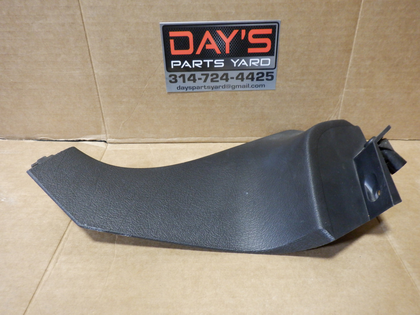 2004-06 Pontiac GTO LH Console Trim Panels 92155337 OEM.. - Day's Parts Yard